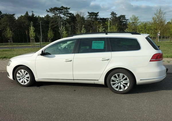 Volkswagen Passat cena 37800 przebieg: 209000, rok produkcji 2012 z Toruń małe 137